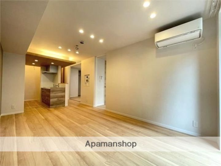 東京都武蔵野市緑町3丁目の賃貸マンションの居間