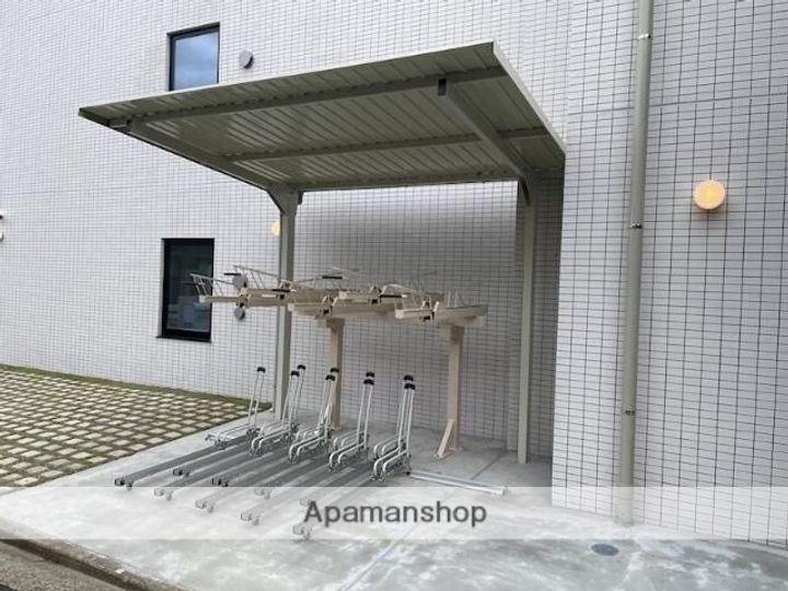 東京都武蔵野市境4丁目の賃貸マンションの外観