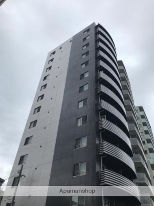 アジールコート西新宿303の外観