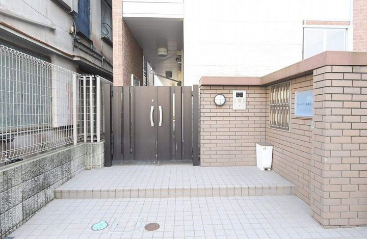 レオパレススペーシア 東池袋の外観