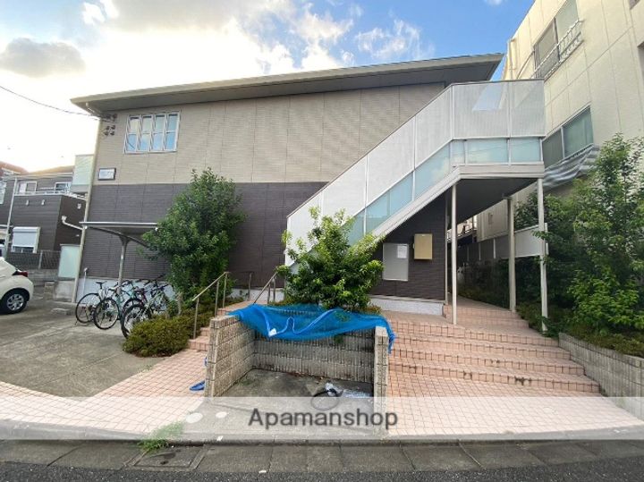 シャーロットの外観