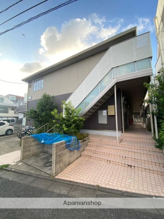 シャーロットの外観