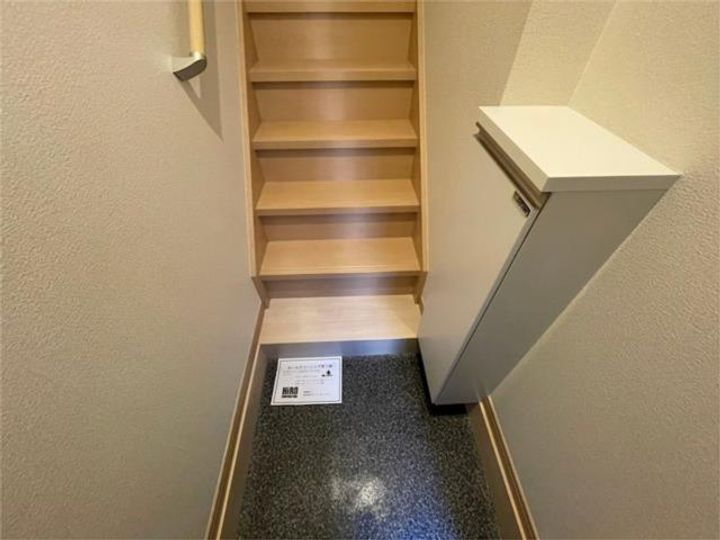 ロンディネ鷺ノ宮の玄関