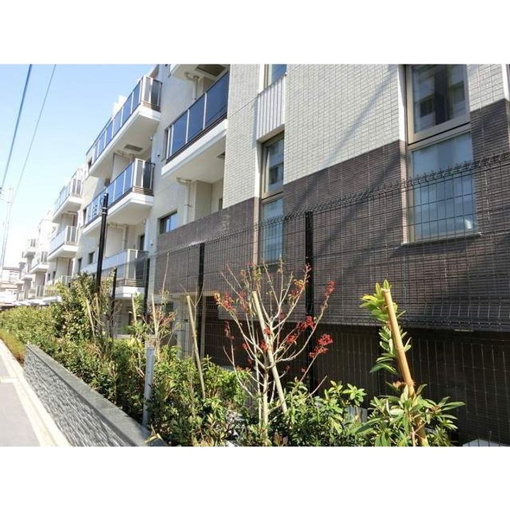 ザ・パークハビオ新宿の外観