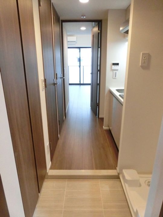 市谷仲之町ビューアパートメントの玄関