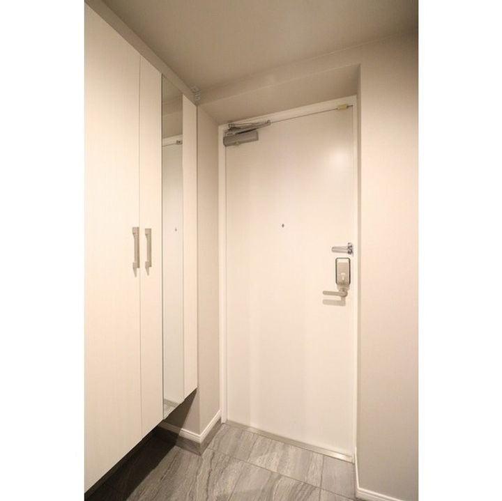 LA DOUCEUR巣鴨EASTの玄関