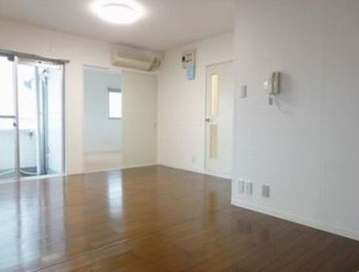 モンヴェルジェ駒沢の居間