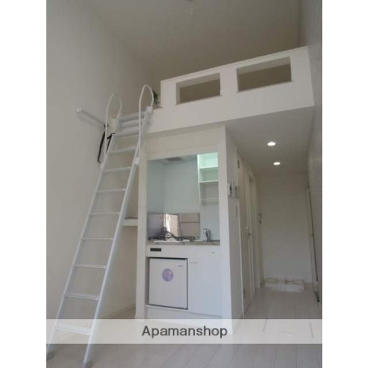 カレッジヒルズ小竹向原105号室の居間