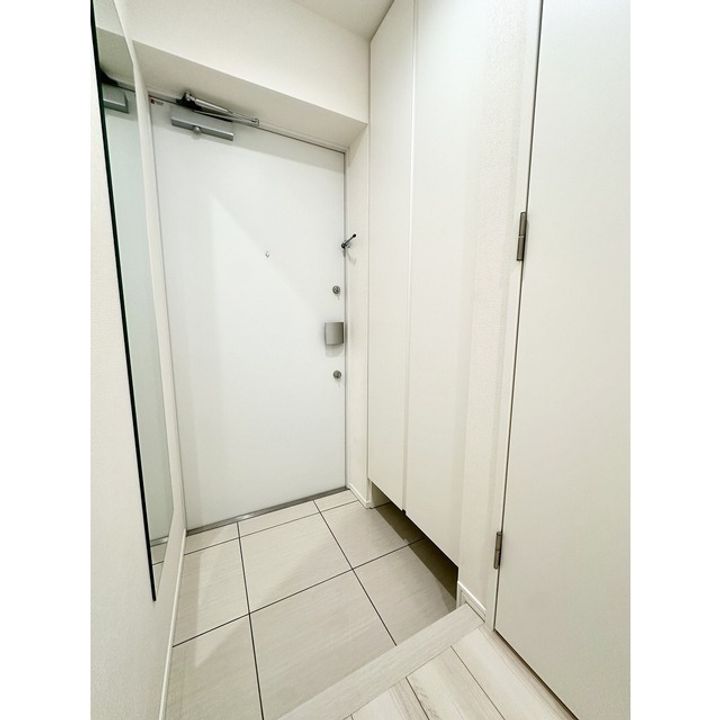 アジールコート練馬中村橋の玄関