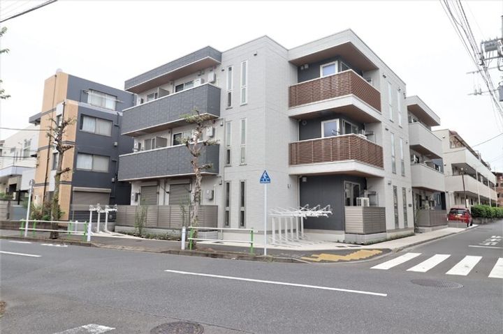 セレスティア小豆沢の外観