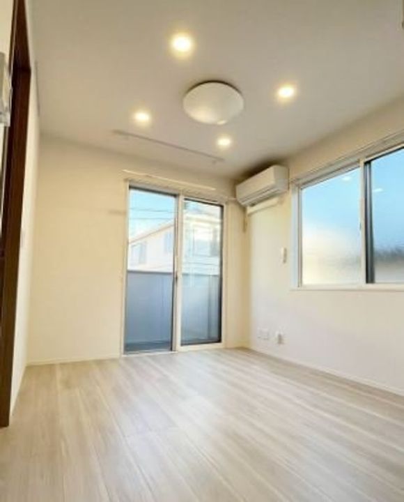 グラナーデ大和町の居間