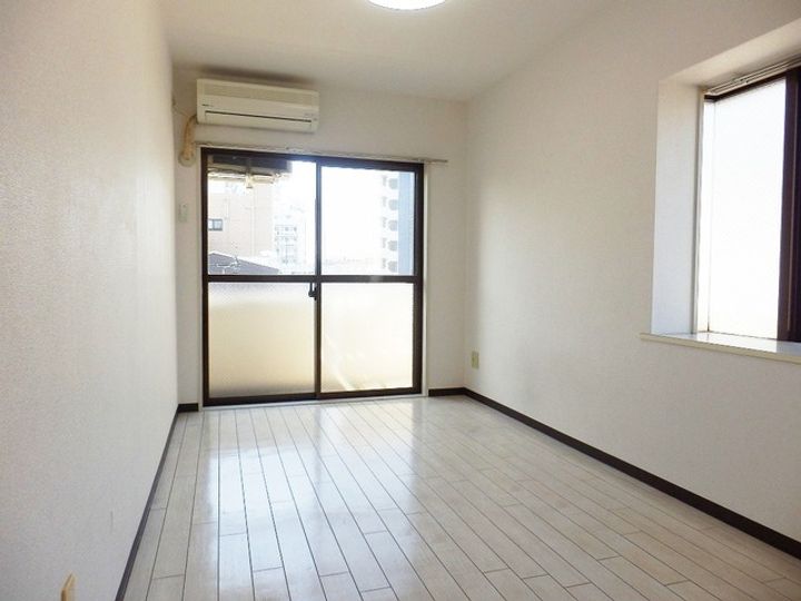 リバティパレス目白の居間