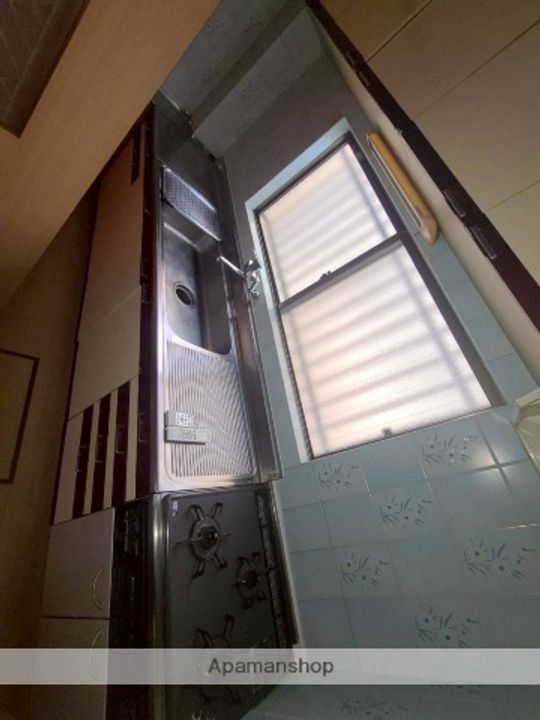 岡谷マンション102のキッチン