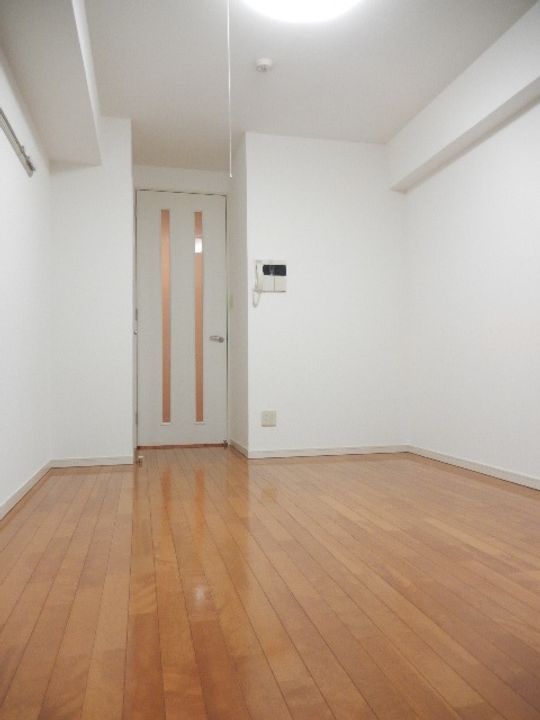 東京都中央区新川1丁目の賃貸マンションの居間