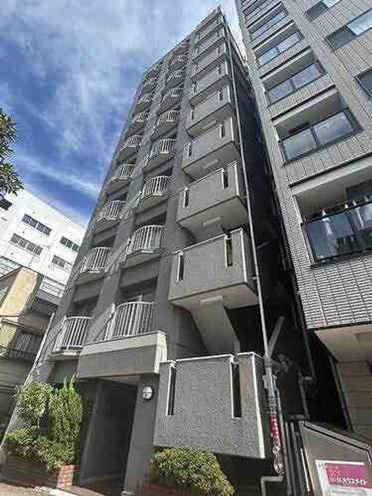 ライオンズマンション駒形の外観