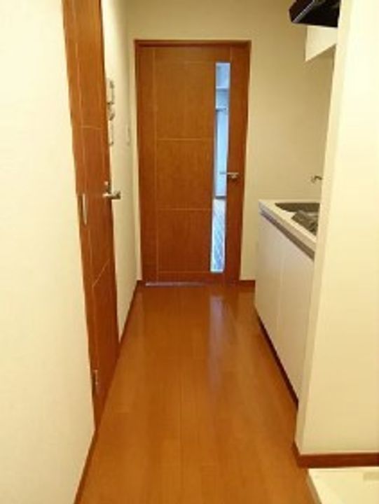 プレール・ドゥーク東京EASTⅡの玄関