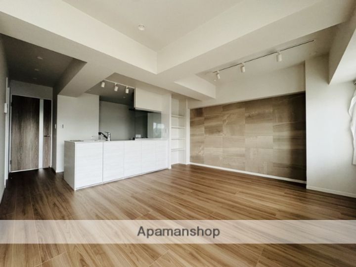 東京都江東区東砂1丁目の賃貸マンションの居間