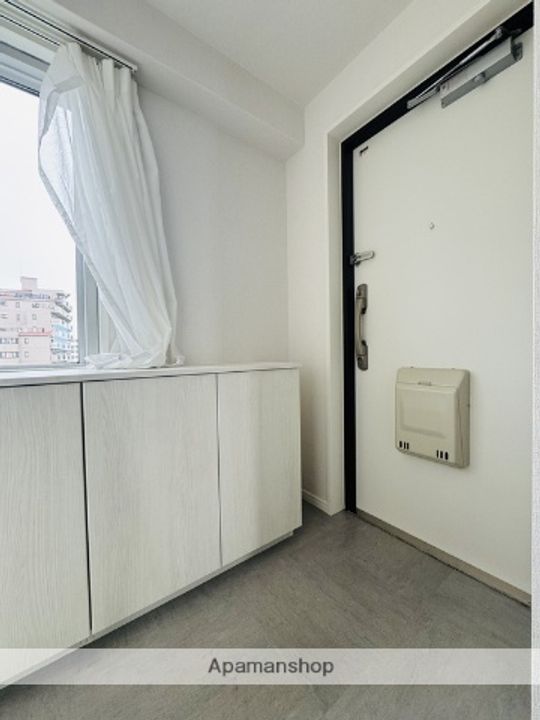 東京都江東区東砂1丁目の賃貸マンションの玄関