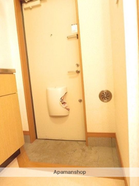 プランドール峰103の玄関