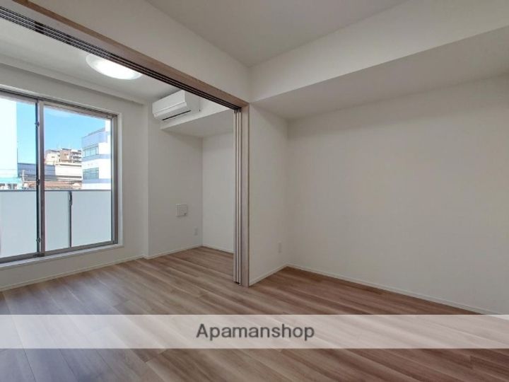 クオリタス大島の居間