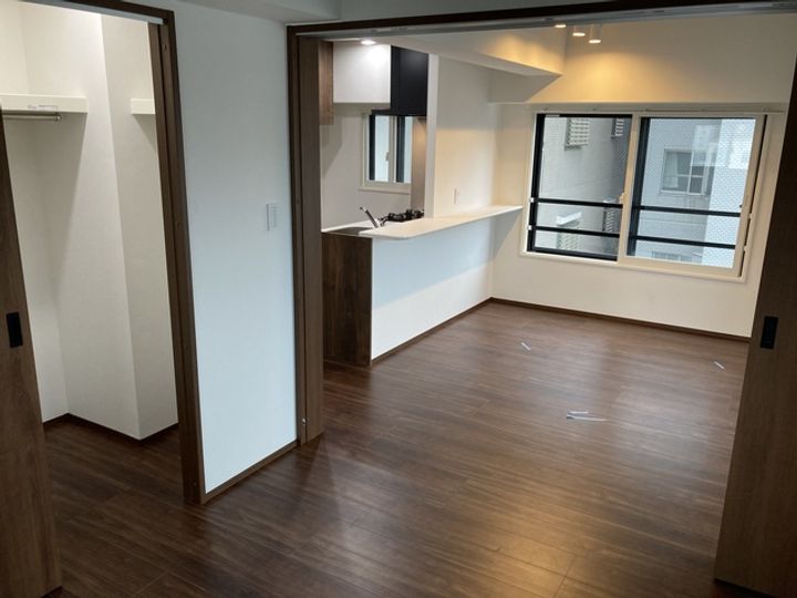 西田マンションの居間