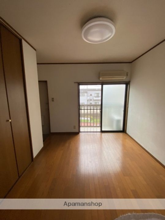 アンフィールド2204の居間