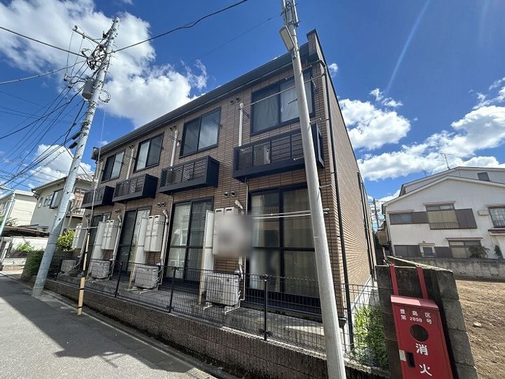 レオパレスMの外観