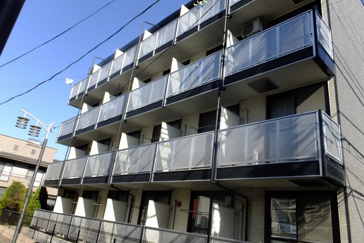 レオパレスシャルメの外観