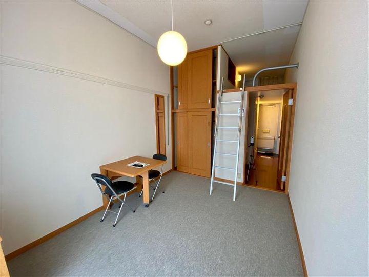 レオパレスエスタの居間