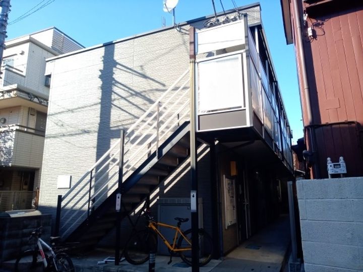 レオパレスカズの外観