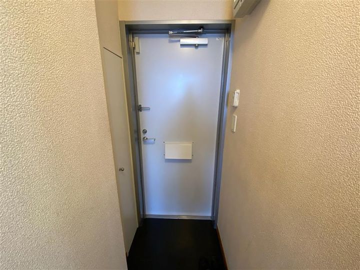 レオパレスヴァンベールⅡの玄関