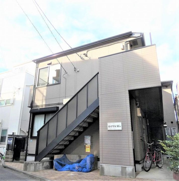 ロイヤルM’S201号室の外観