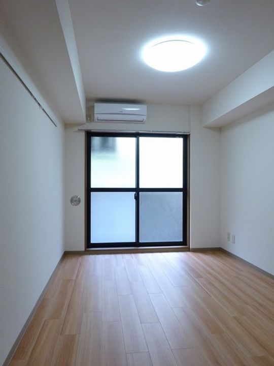 アヴァンティ哲学堂公園の居間