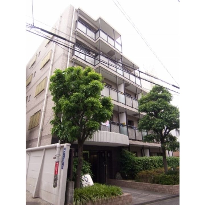 カスタリア新宿七丁目の外観
