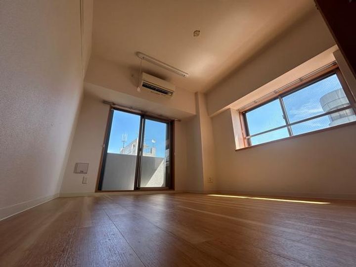 ルーク西早稲田の居間