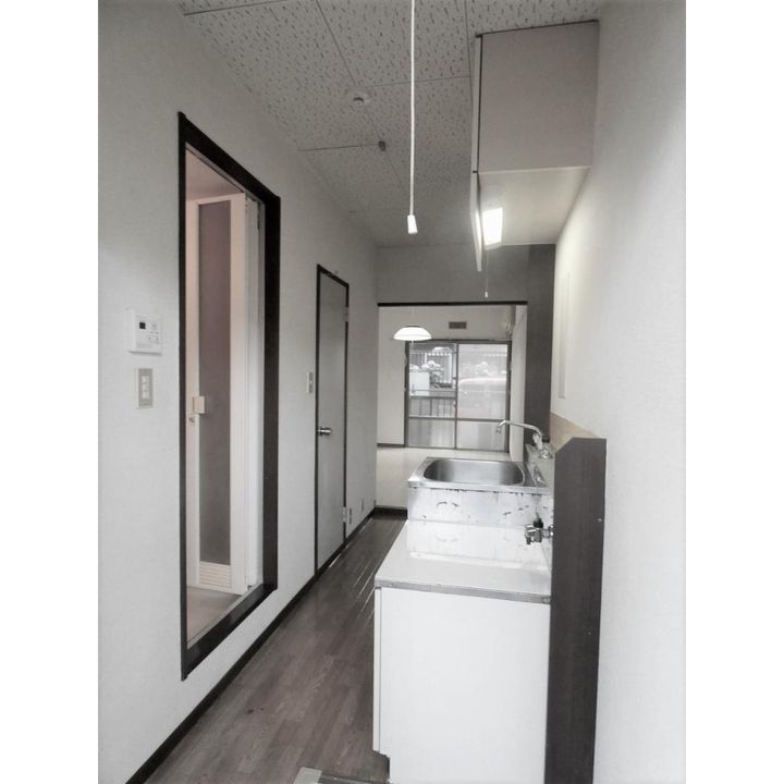 SKハイツ102号室の内装