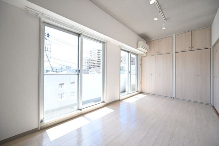 東京都板橋区上板橋2丁目の賃貸マンションの居間