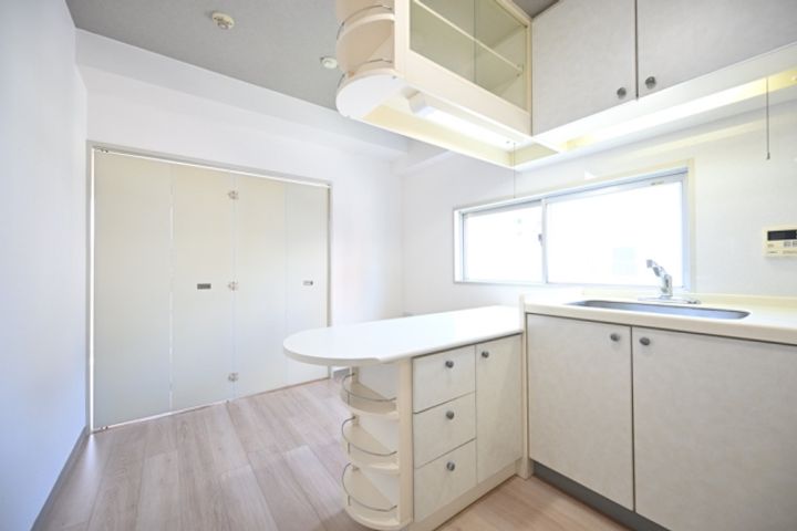 東京都板橋区上板橋2丁目の賃貸マンションの居間