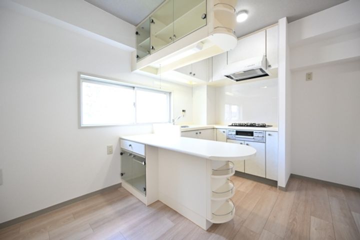 東京都板橋区上板橋2丁目の賃貸マンションの居間