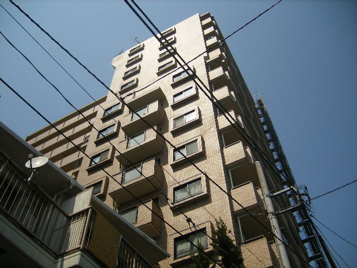 東京都北区滝野川1丁目の賃貸マンションの外観