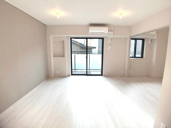 ルフォンプログレ志村坂上の居間