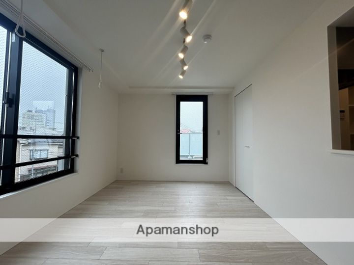 GRANPASEO下北沢の居間