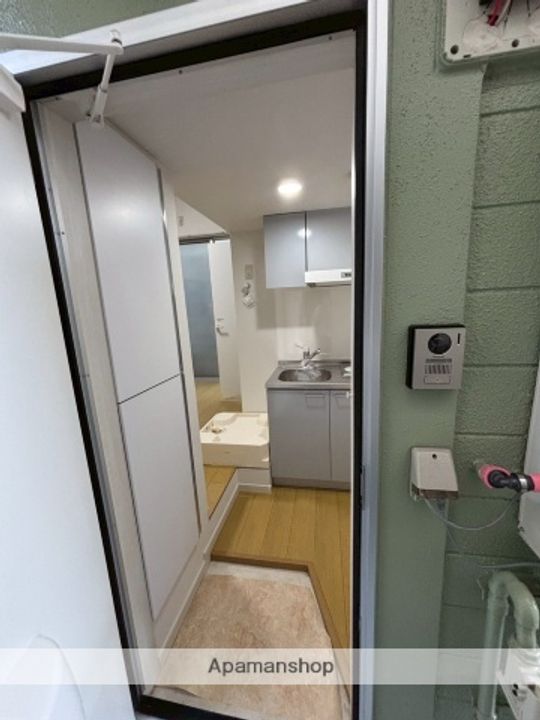 レナータ101の玄関