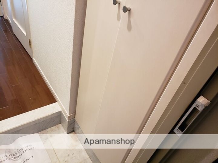 アクロス目黒の玄関