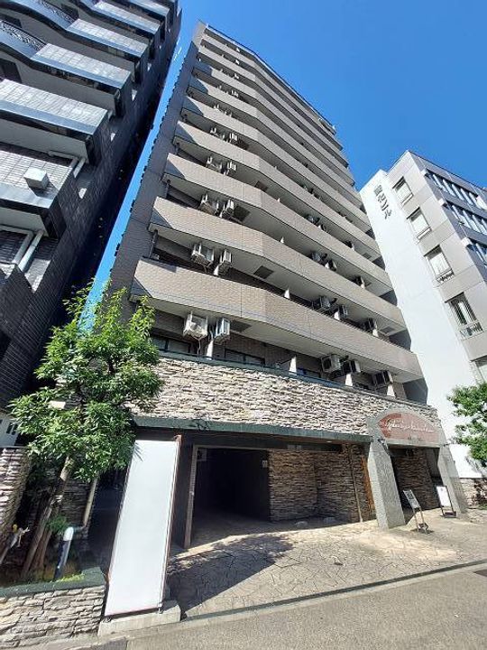 東京都港区芝2丁目の賃貸マンションの外観