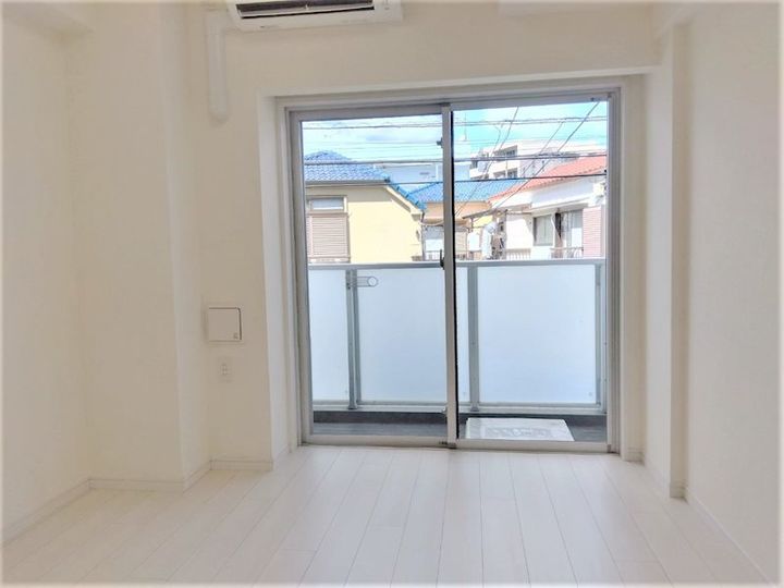 東京都大田区矢口1丁目の賃貸マンションの居間