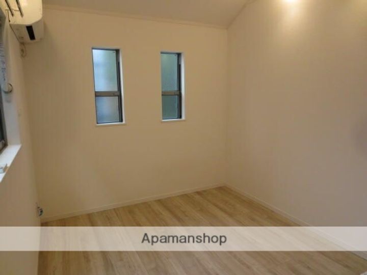 PLUSTSHIMOMARUKO206-1の居間