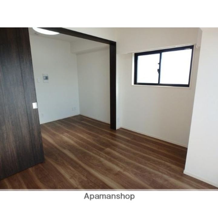 ジーベック長原の居間