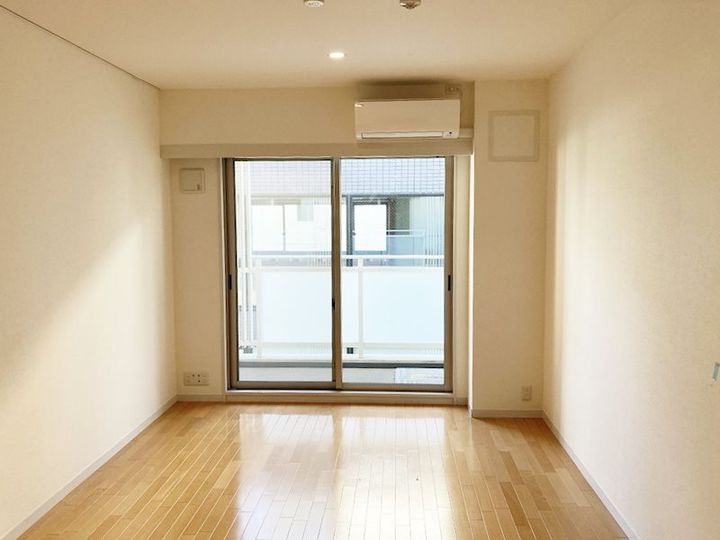 フレンシア麻布十番ノース405号室の居間