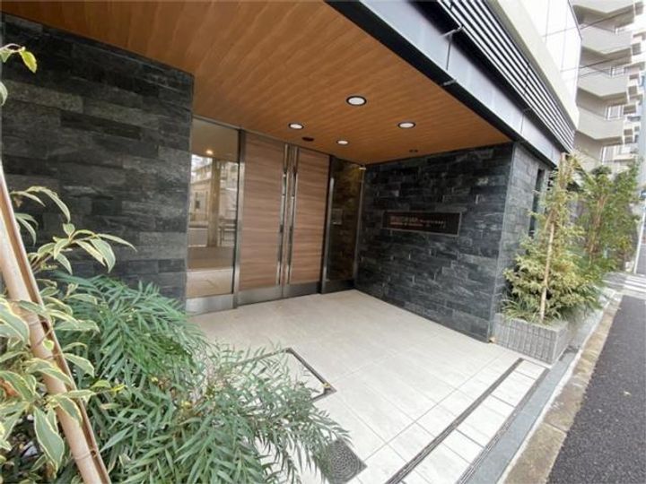 レジディア都立大の外観